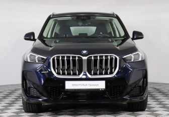 Подержанный автомобиль BMW X1 2025 года (3 фото)