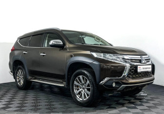 Подержанный автомобиль Mitsubishi Pajero Sport 2017 года (3 фото)