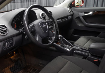 Подержанный автомобиль Audi A3 Hatchback 2009 года (16 фото)