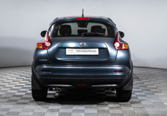 Подержанный автомобиль Nissan Juke 2013 года (6 фото)