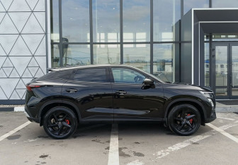 Подержанный автомобиль Omoda C5 2023 года (4 фото)