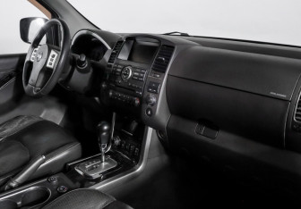 Подержанный автомобиль Nissan Pathfinder 2010 года (9 фото)