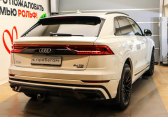 Подержанный автомобиль Audi Q8 2019 года (4 фото)