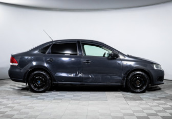 Подержанный автомобиль Volkswagen Polo Sedan 2010 года (4 фото)