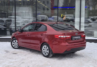 Подержанный автомобиль Kia Rio Sedan 2013 года (6 фото)