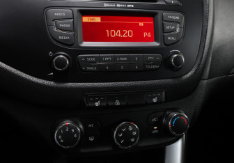 Подержанный автомобиль Kia Ceed Hatchback 2015 года (17 фото)