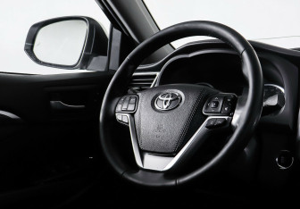 Подержанный автомобиль Toyota Highlander 2019 года (11 фото)