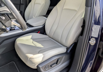 Подержанный автомобиль Audi Q7 2023 года (20 фото)