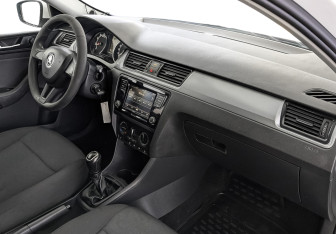 Подержанный автомобиль Skoda Rapid Liftback 2019 года (13 фото)