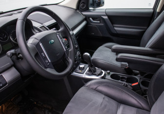 Подержанный автомобиль Land Rover Freelander 2012 года (10 фото)