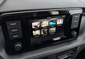 Подержанный автомобиль Skoda Rapid Liftback 2022 года (26 фото)