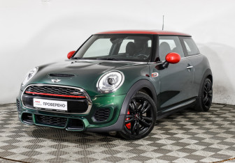 Подержанный автомобиль MINI Hatch 2017 года (3 фото)