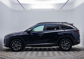 Подержанный автомобиль Hyundai Tucson 2022 года (2 фото)