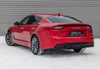 Подержанный автомобиль Kia Stinger 2019 года (7 фото)