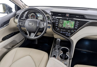 Подержанный автомобиль Toyota Camry Sedan 2021 года (30 фото)