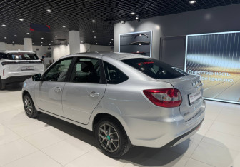 Подержанный автомобиль LADA (ВАЗ) Granta Liftback 2024 года (2 фото)