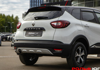 Подержанный автомобиль Renault Kaptur 2020 года (17 фото)
