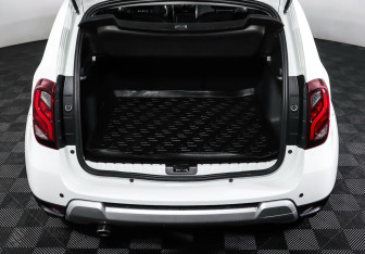 Подержанный автомобиль Renault Duster 2015 года (19 фото)