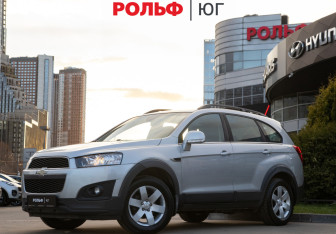 Подержанный автомобиль Chevrolet Captiva 2015 года (1 фото)