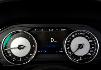 Подержанный автомобиль Volkswagen Touareg 2018 года (13 фото)