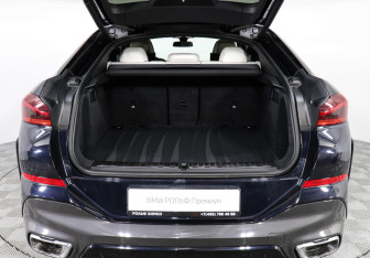 Подержанный автомобиль BMW X6 2019 года (9 фото)