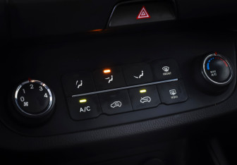 Подержанный автомобиль Kia Sportage 2012 года (18 фото)