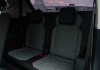 Подержанный автомобиль Volkswagen Tiguan 2023 года (17 фото)