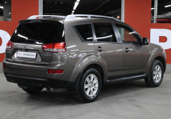 Подержанный автомобиль Citroen C-Crosser 2012 года (5 фото)