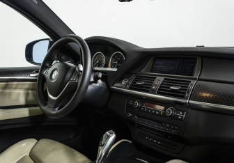 Подержанный автомобиль BMW X6 2008 года (9 фото)