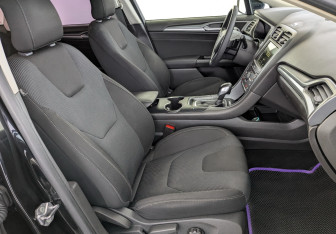 Подержанный автомобиль Ford Mondeo Sedan 2017 года (23 фото)