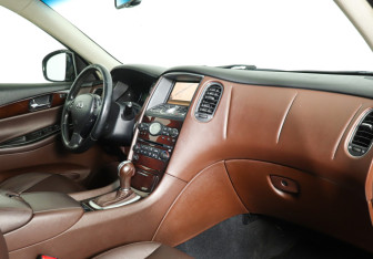 Подержанный автомобиль Infiniti EX 2008 года (9 фото)