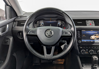 Подержанный автомобиль Skoda Octavia Liftback 2019 года (21 фото)