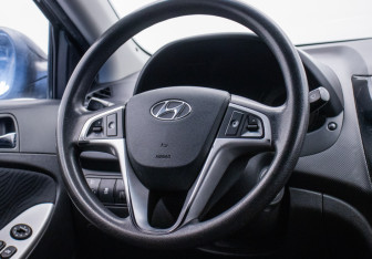 Подержанный автомобиль Hyundai Solaris Sedan 2012 года (15 фото)