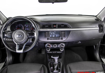 Подержанный автомобиль Nissan Almera Sedan 2006 года (11 фото)