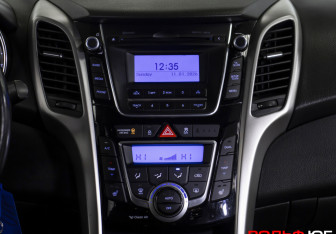 Подержанный автомобиль Hyundai i30 Hatchback 2016 года (15 фото)