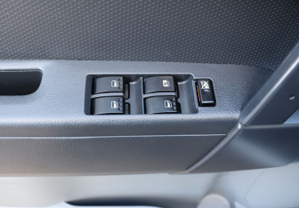 Подержанный автомобиль Daihatsu Terios 2008 года (11 фото)