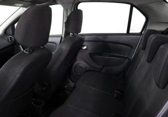 Подержанный автомобиль Renault Logan Sedan 2019 года (12 фото)
