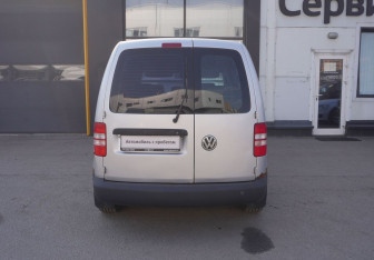 Подержанный автомобиль Volkswagen Caddy Compactvan 2011 года (6 фото)