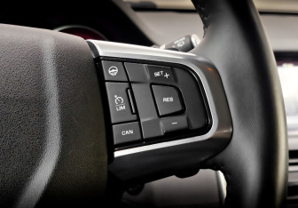 Подержанный автомобиль Land Rover Discovery Sport 2018 года (27 фото)