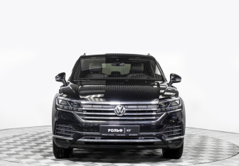 Подержанный автомобиль Volkswagen Touareg 2020 года (2 фото)