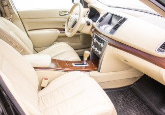 Подержанный автомобиль Nissan Teana 2011 года (9 фото)