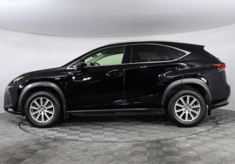 Подержанный автомобиль Lexus NX 2019 года (8 фото)