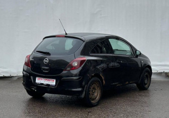 Подержанный автомобиль Opel Corsa 2011 года (5 фото)