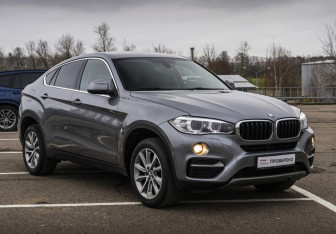Подержанный автомобиль BMW X6 2019 года (4 фото)