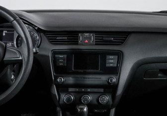 Подержанный автомобиль Skoda Octavia Liftback 2014 года (13 фото)