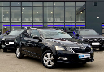 Подержанный автомобиль Skoda Octavia Liftback 2019 года (3 фото)