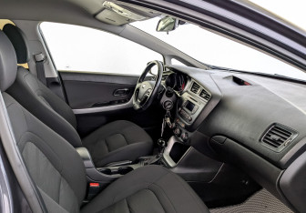Подержанный автомобиль Kia Ceed Hatchback 2018 года (11 фото)