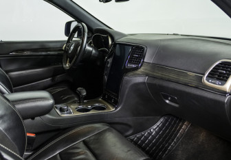 Подержанный автомобиль Jeep Grand Cherokee 2014 года (9 фото)