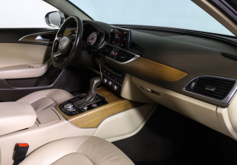 Подержанный автомобиль Audi A6 Sedan 2016 года (11 фото)
