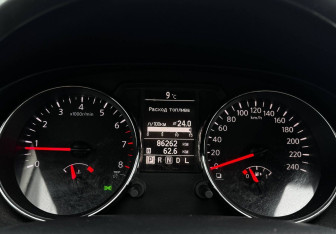 Подержанный автомобиль Nissan Qashqai 2012 года (13 фото)